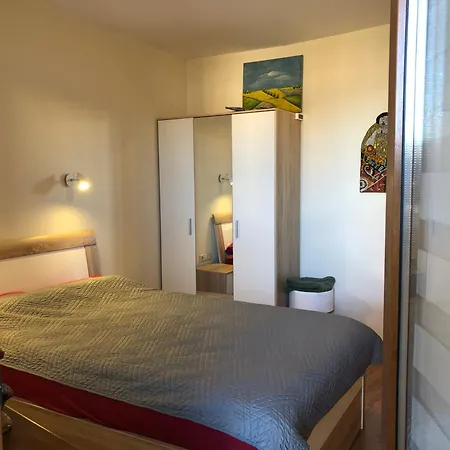 Artistic Neon דירה בנסקו