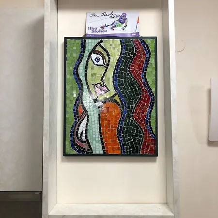 Artistic Neon شقة *