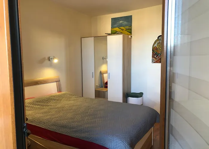 Artistic Neon דירה בנסקו